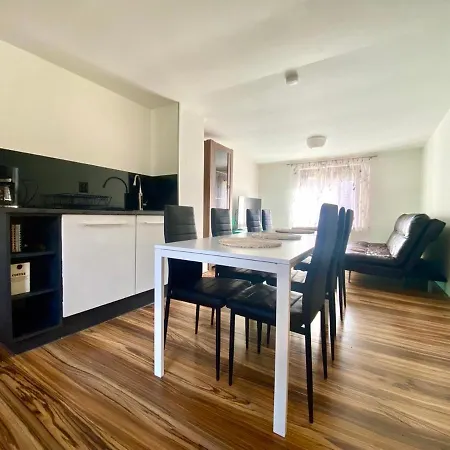 Aparthotel Apartman - Pokoj Cislo 1 *